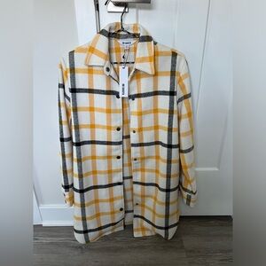 Women’s plaid yellow & black BB Dakota Jacket.